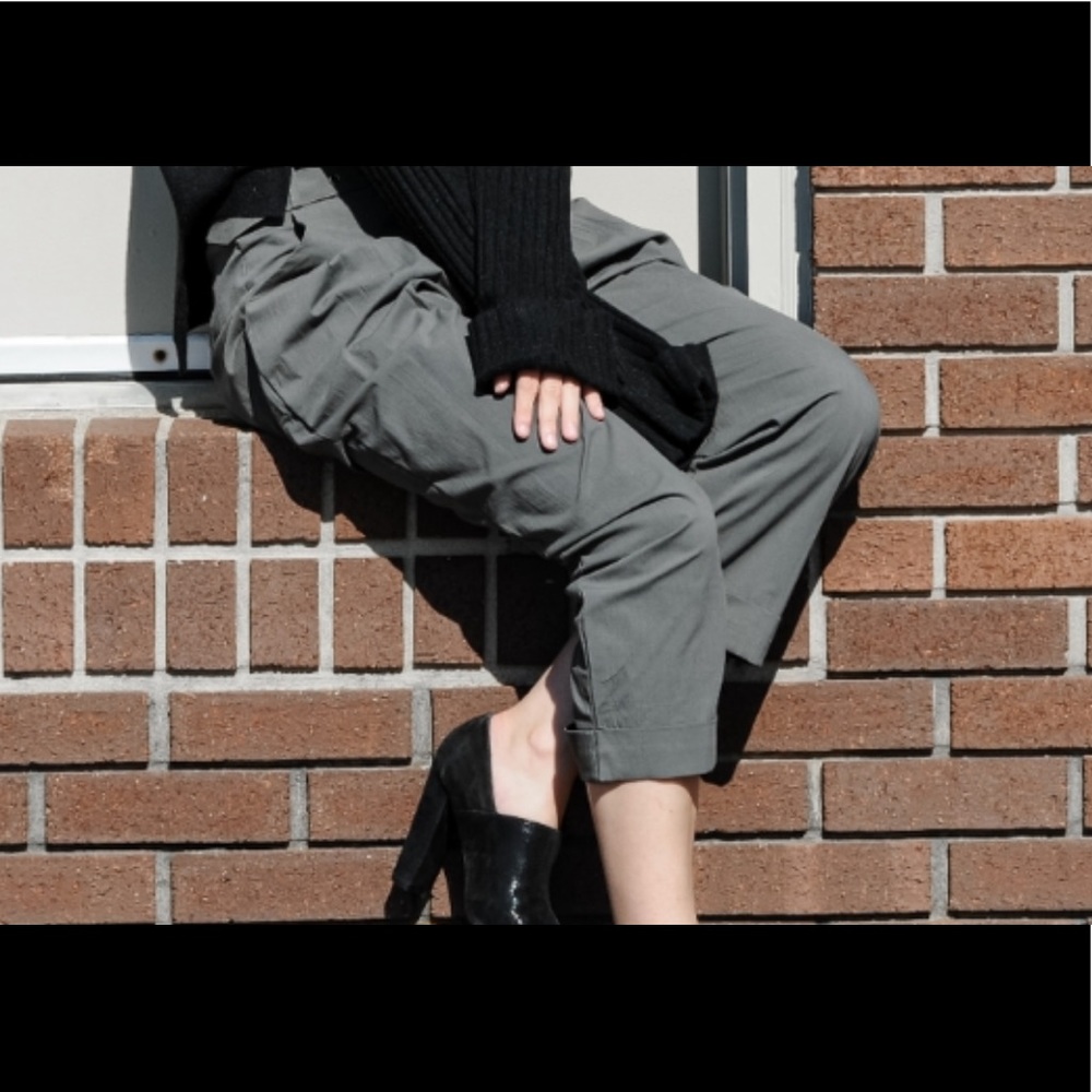 Olive belted crop pant